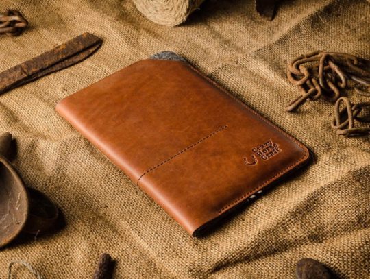 Personalized genuine leather and felt iPad mini 5 sleeve - a perfect gift for dad